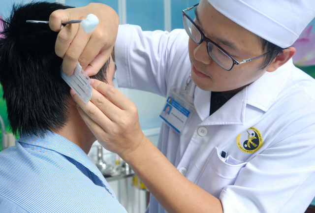 Nhĩ châm: phương pháp mới giúp cai nghiện thuốc lá - Ảnh 2.