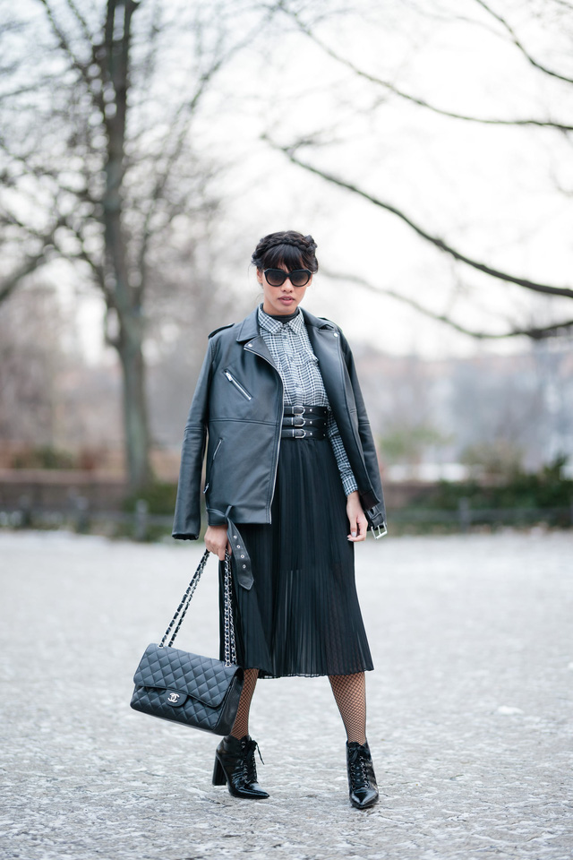 6 cách kết hợp để diện áo jacket da cho thật chất - Ảnh 4.