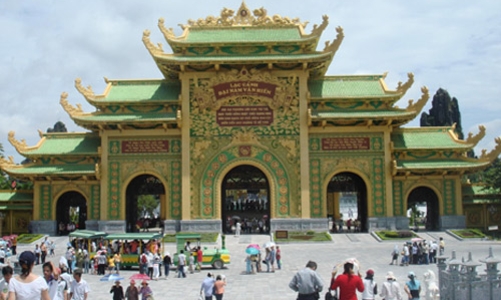 Đại Nam trở lại đúng ngày Chủ tịch Bình Dương nghỉ hưu