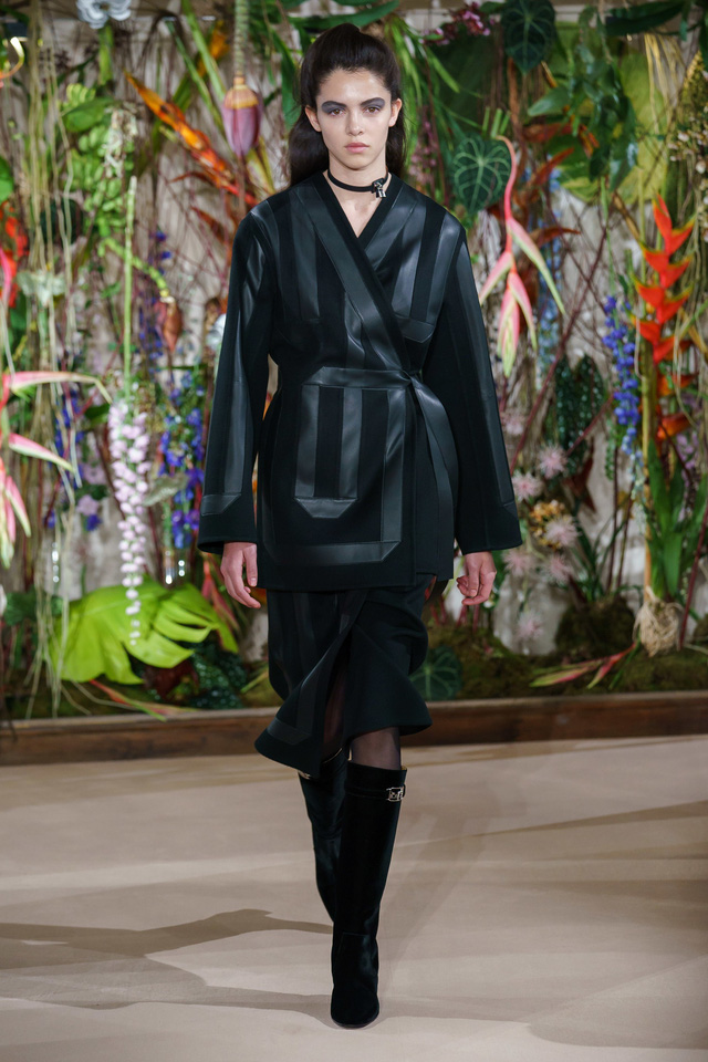 BST pre-fall 2019 của Hermès: những tiểu thư trong công viên - Ảnh 5.