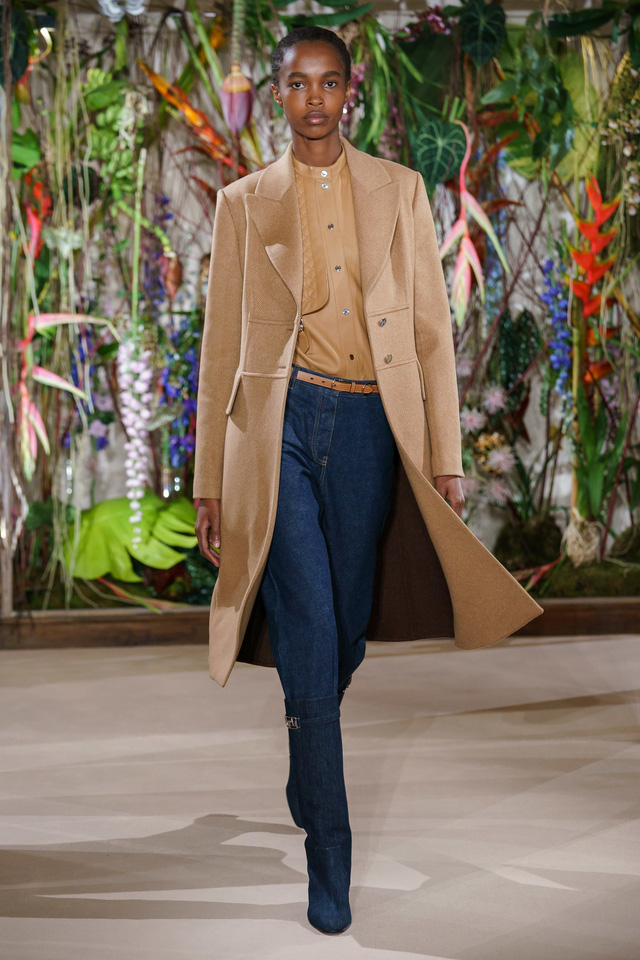 BST pre-fall 2019 của Hermès: những tiểu thư trong công viên - Ảnh 13.