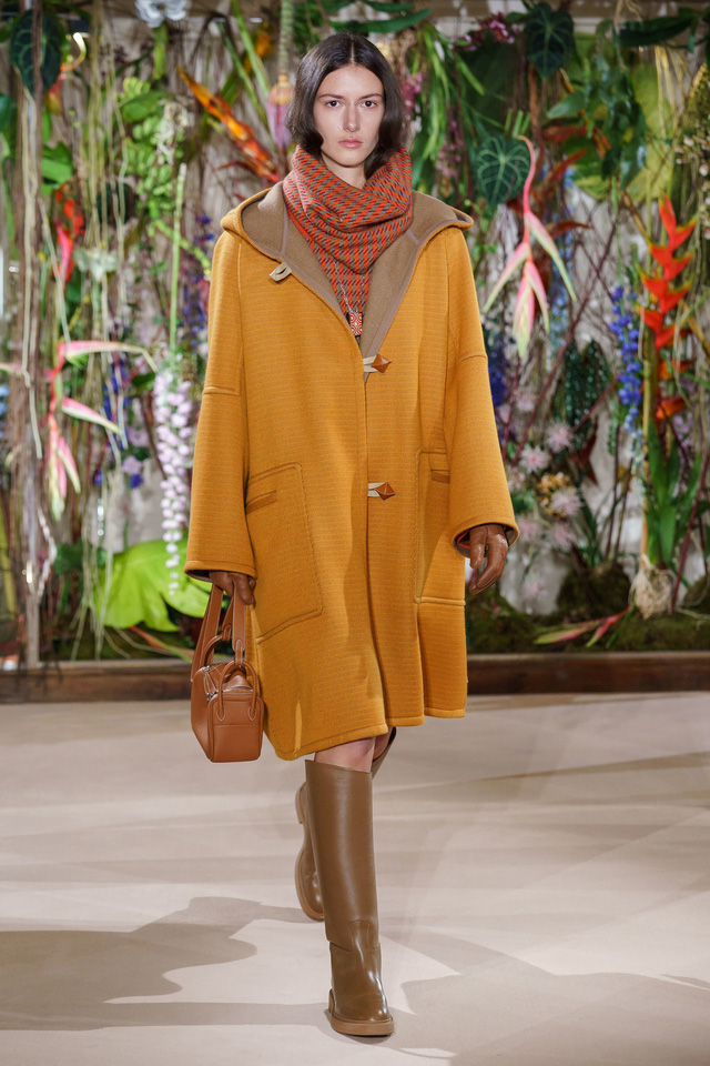 BST pre-fall 2019 của Hermès: những tiểu thư trong công viên - Ảnh 6.
