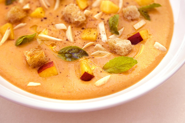 Mùa đào chín, tranh thủ nấu những món thơm phức - Ảnh 2.