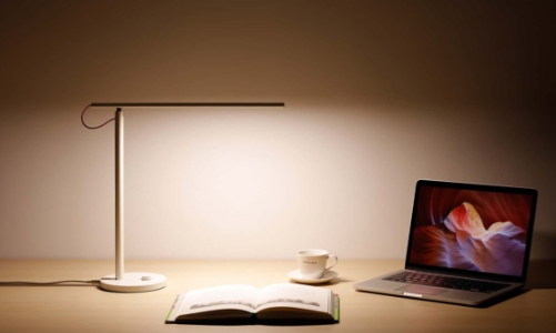 Chọn mua đèn bàn chống cận thị cho con