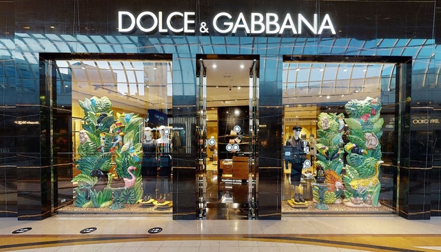 Thử mua sắm tại cửa hàng thời trang thực tế ảo của Dolce & Gabbana - Ảnh 2.