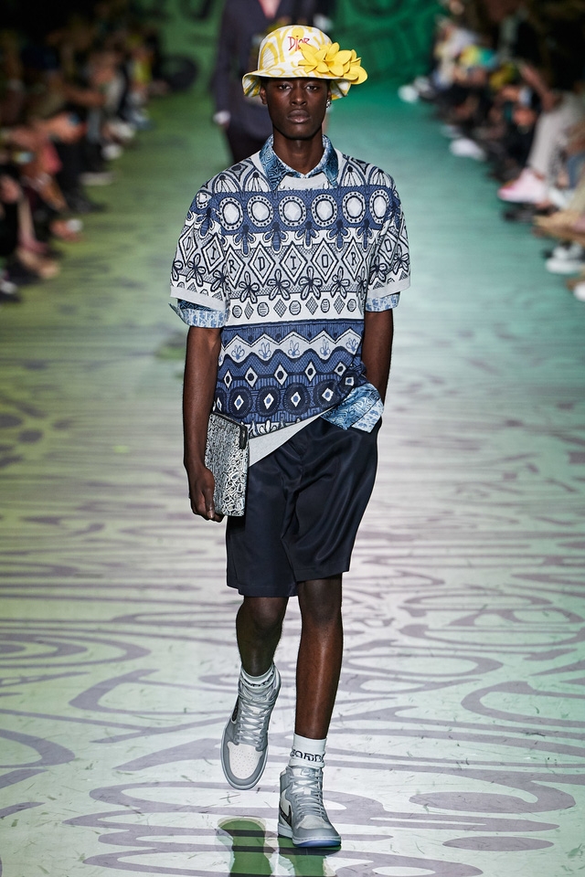 BST pre-fall 2020 dành cho nam giới của Dior: sắc màu biển nhiệt đới - Ảnh 4.