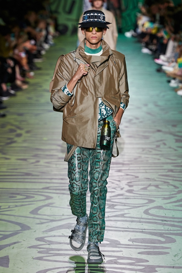 BST pre-fall 2020 dành cho nam giới của Dior: sắc màu biển nhiệt đới - Ảnh 15.