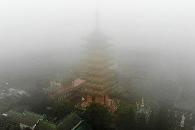 Ngôi chùa mang phong cách Nhật Bản giữa phố núi Gia Lai - Ảnh 1.