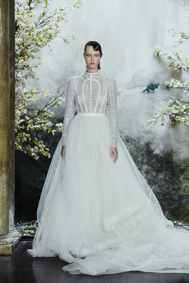 Chiêm ngưỡng bộ sưu tập đầm cưới đầu tiên của Phương My tại New York - Ảnh 3.