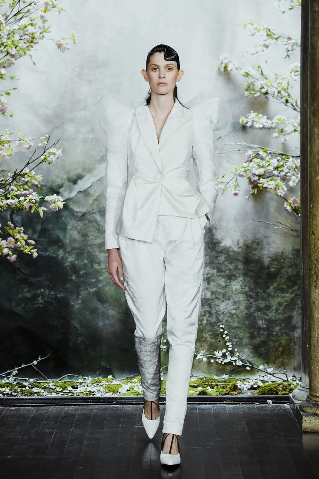 Chiêm ngưỡng bộ sưu tập đầm cưới đầu tiên của Phương My tại New York - Ảnh 4.