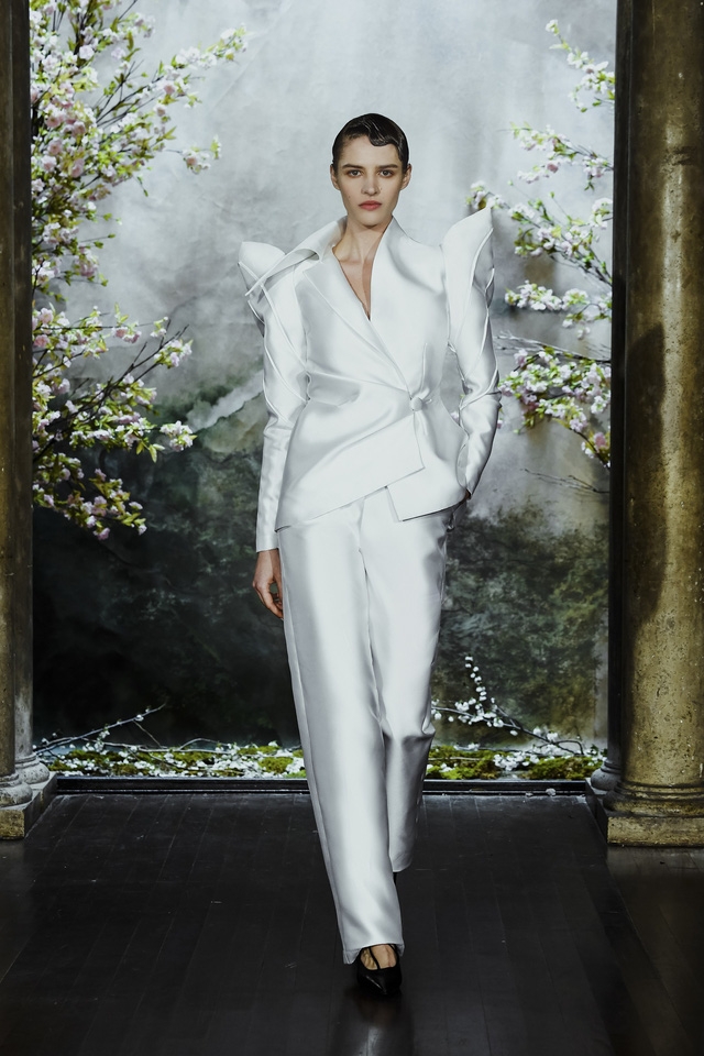 Chiêm ngưỡng bộ sưu tập đầm cưới đầu tiên của Phương My tại New York - Ảnh 7.