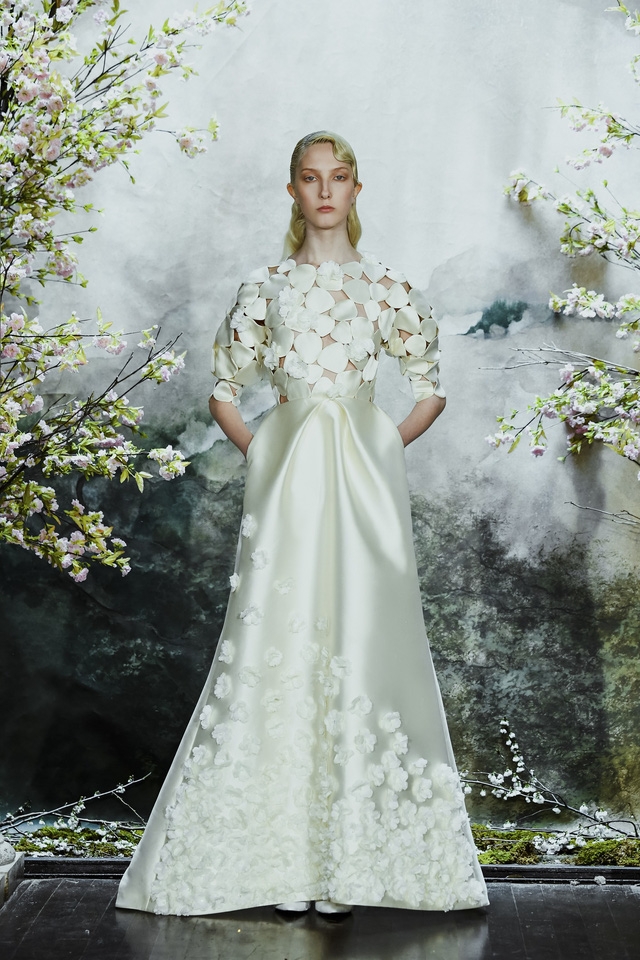 Chiêm ngưỡng bộ sưu tập đầm cưới đầu tiên của Phương My tại New York - Ảnh 13.