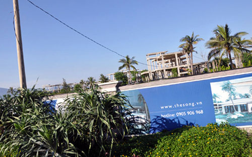 Dọc bờ biển Đà Nẵng có khá nhiều dự án bất động sản nghỉ dưỡng được cấp phép từ nhiều năm nhưng không triển khai.<br>