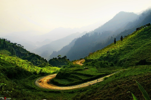 Mường Khương, chợ họp trong sương - Ảnh 1.