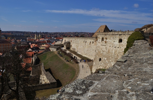 Mùa thu sang Hungary tắm khoáng nóng - Ảnh 8.