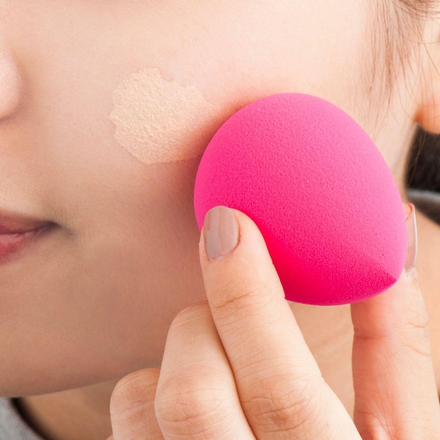 9/10 túi đồ trang điểm nhiễm khuẩn E.coli - Ảnh 2.