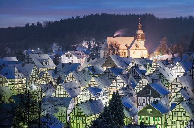 Lạc lối ở thị trấn cổ tích Freudenberg - Ảnh 1.