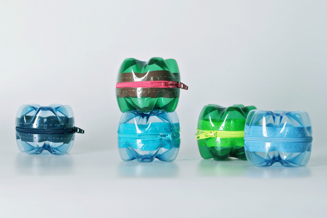 Tái sử dụng chai soda để décor nội thất - Ảnh 2.