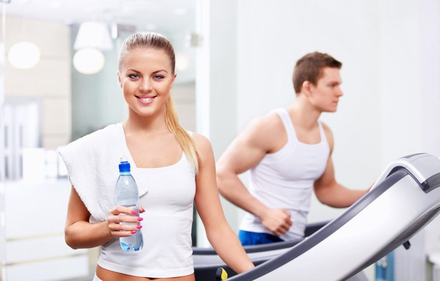 5 mẹo chăm sóc da trước và sau tập luyện - Ảnh 1.