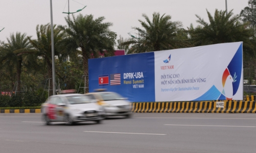 Hà Nội gấp rút hoàn tất việc trang hoàng trước thềm hội nghị thượng đỉnh Mỹ - Triều