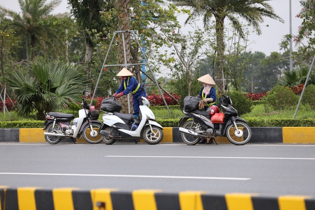 Hà Nội gấp rút hoàn tất việc trang hoàng trước thềm hội nghị thượng đỉnh Mỹ - Triều - Ảnh 9.
