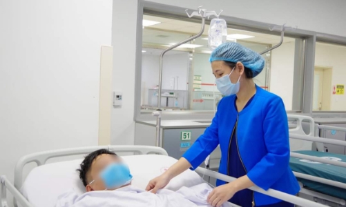 Nghiện thuốc lá hơn 20 năm, 2 người đàn ông phải cấp cứu do nhồi máu não