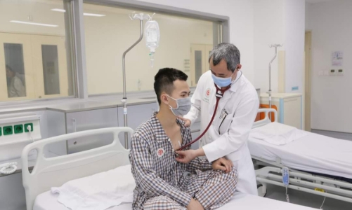 Cấp cứu thành công vết thương tim do dị vật kim khí