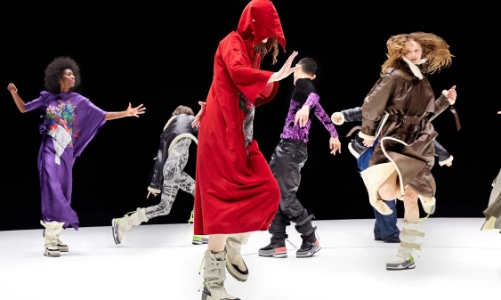 BST Thu – Đông 2021 của Kenzo: sự tự do đầy màu sắc