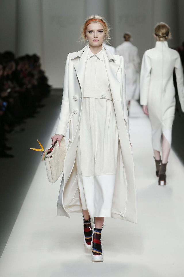 Fendi và BST trầm ấm dành cho Thu – Đông 2018 - Ảnh 9.