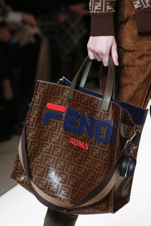 Fendi và BST trầm ấm dành cho Thu – Đông 2018 - Ảnh 12.