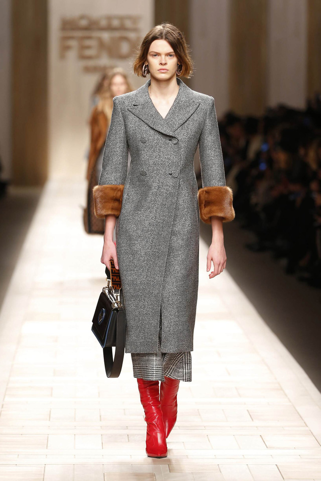 Fendi và BST trầm ấm dành cho Thu – Đông 2018 - Ảnh 6.