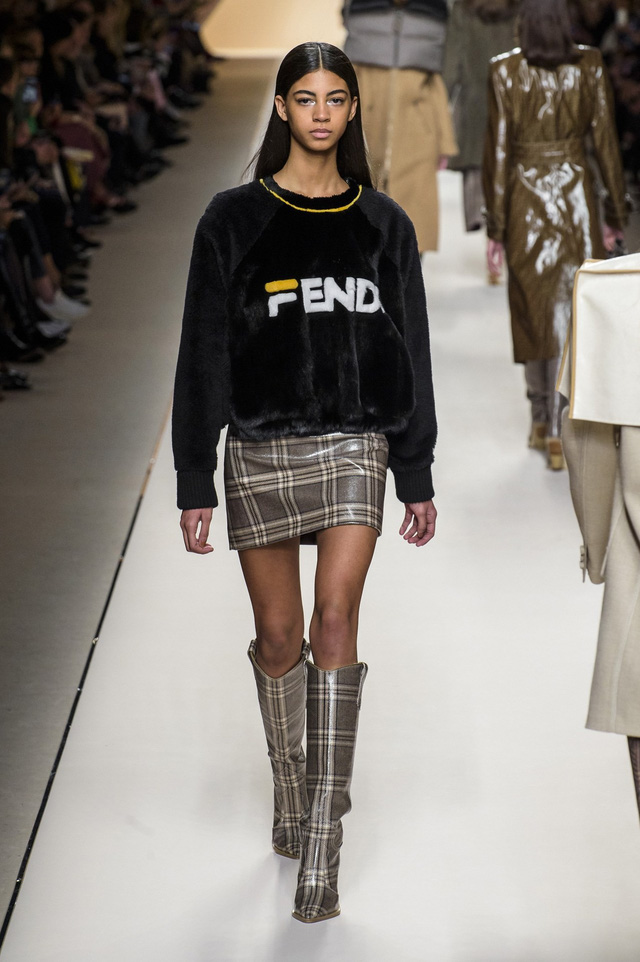 Fendi và BST trầm ấm dành cho Thu – Đông 2018 - Ảnh 13.