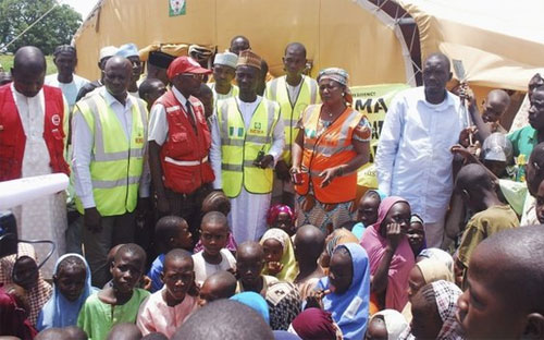 Các nhà vận động của One nhận định rằng, nếu thế giới hành động để chấm 
dứt sự bí mật giúp cho tham nhũng lan rộng, và nếu số tiền phục hồi lại 
được dùng cho lĩnh vực y tế, thì sinh mạng của nhiều người dân ở các 
nước thu nhập thấp sẽ được cứu - Ảnh: Reuters.<br>