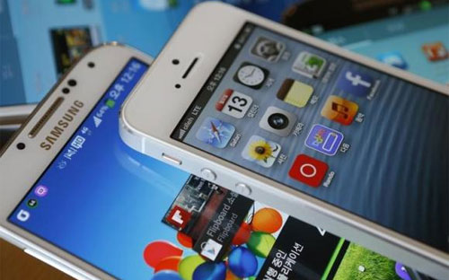 Mấy năm gần đây, Apple và Samsung tham gia vào một cuộc chiến pháp lý gay gắt trên phạm vi toàn cầu - Ảnh: Reuters.<br>