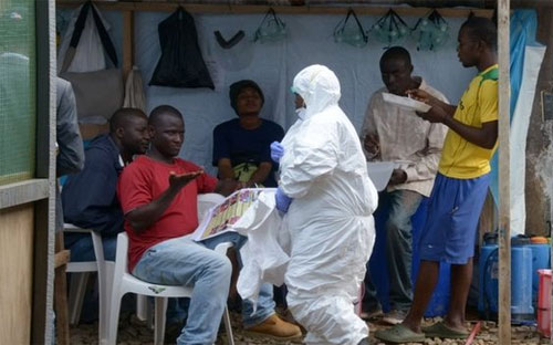 Trận dịch Ebola hiện nay “là trận dịch lớn nhất, nghiêm trọng nhất, và phức tạp nhất" mà Tổ chức Y tế Thế giới từng chứng kiến - Ảnh: AFP/BBC.<br>