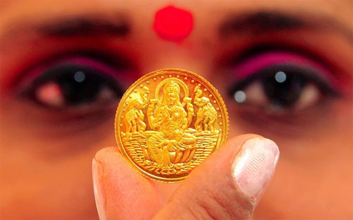 Năm nay, nhu cầu đầu tư vàng của người Ấn đã giảm mạnh do tỷ suất lợi 
nhuận kém, các biện pháp hạn chế của Chính phủ, cũng như việc có nhiều 
lựa chọn đầu tư tốt hơn - Ảnh: EPA.<br>