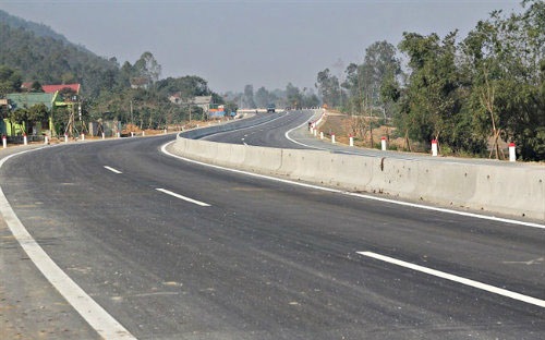 Trong số 35 dự án trọng điểm của ngành giao thông, đường bộ có 22 dự án với tổng mức đầu tư khoảng 477.712 tỷ đồng. 