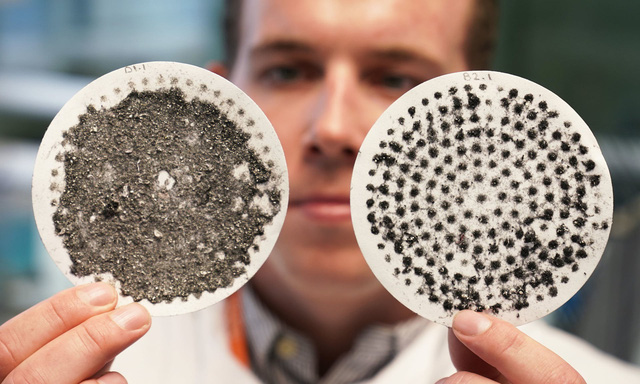 Chế độ giặt nhiều nước tăng phát tán hạt vi nhựa? - Ảnh 2.