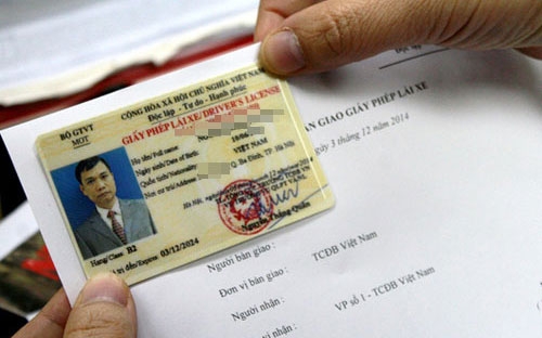 <span style="font-size: 14.6666669845581px;">Mẫu giấy phép lái xe mới.</span>
