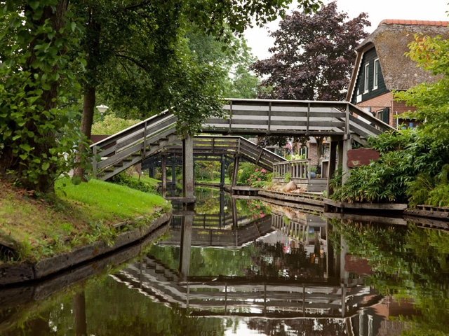 Sống chậm ở Giethoorn - Ảnh 1.