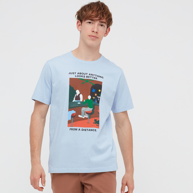 Nhà văn Haruki Murakami hợp tác với Uniqlo trong BST áo thun mới - Ảnh 2.