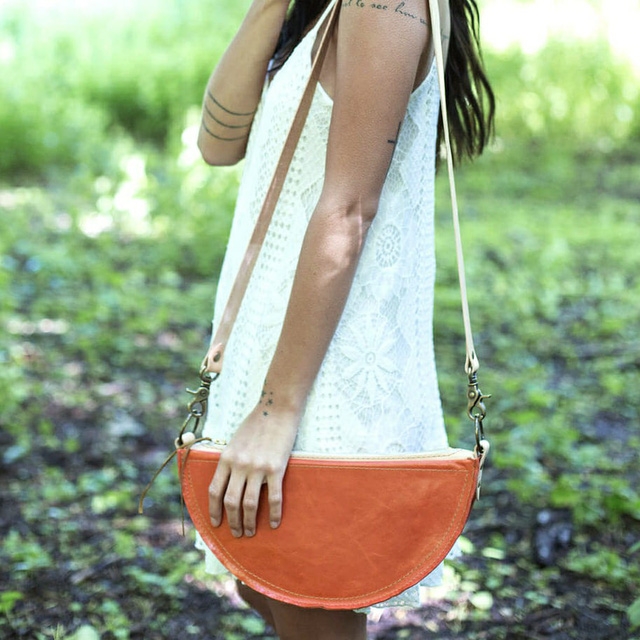 Túi nửa vầng trăng tiếp tục phủ sóng hè này - Ảnh 11.