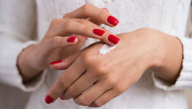Chăm sóc vùng da hay bị lãng quên nhất: da tay - Ảnh 2.