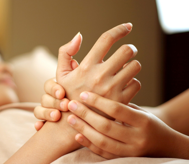 Chăm sóc vùng da hay bị lãng quên nhất: da tay - Ảnh 1.