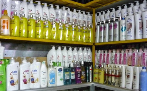 Đối với hàng hóa nhập khẩu, giá tính thuế tiêu thụ đặc biệt bao gồm giá tính thuế nhập khẩu (giá CIF) cộng với thuế nhập khẩu.<br>