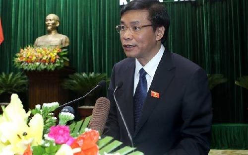 Chủ nhiệm Văn phòng Quốc hội Nguyễn Hạnh Phúc trình bày báo cáo tiếp thu giải trình về dự thảo nghị quyết chất vấn và trả lời chất vấn.<br>