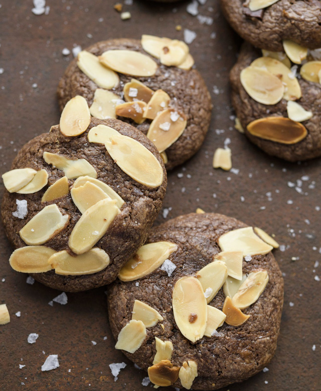 Ăn nhiều hạt hạnh nhân không phải là tốt - Ảnh 3.