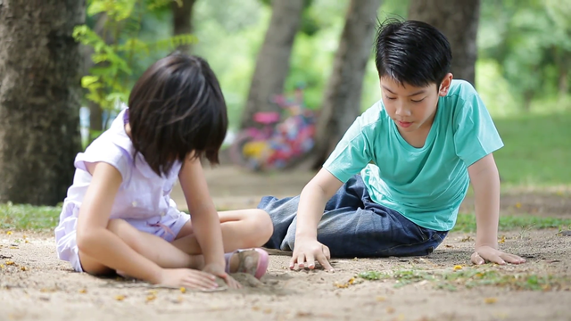 Quỹ Dân số Liên hợp quốc cảnh báo nguy cơ mất cân bằng giới tính tại Việt Nam - Ảnh 1.