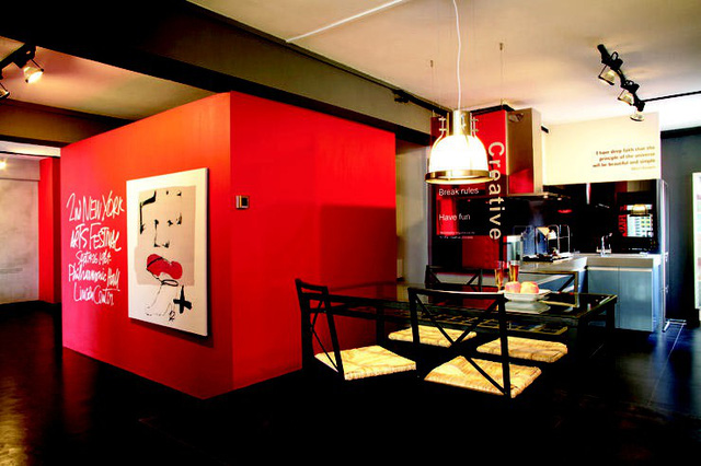 Căn hộ studio mang phong cách pop-art - Ảnh 2.