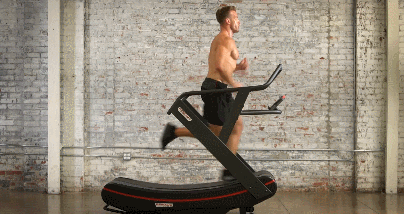 4 bài tập giảm mỡ mà các cặp đôi có thể tập chung - Ảnh 1.